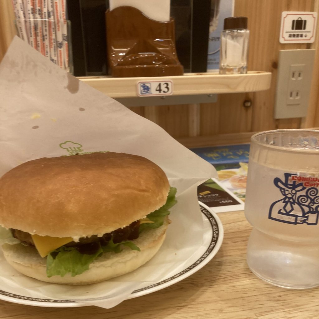 コメダのドミグラスバーガー